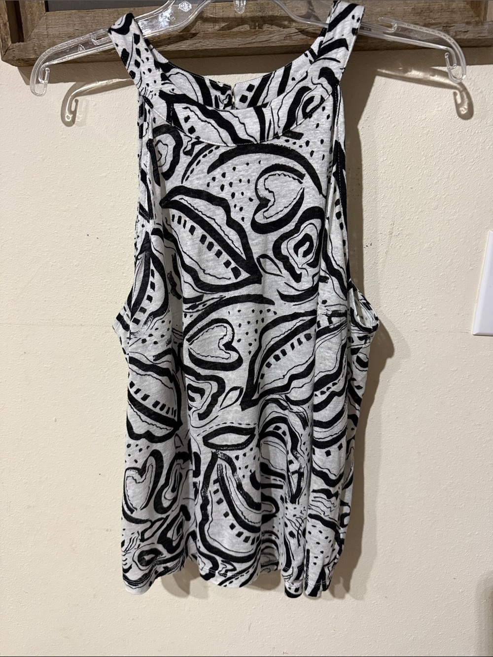 C&C California Black & White Abstract Pattern Tank in 100% Linen